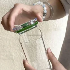 Plates u0026 More Küche & Esszimmer-Hitzebeständiger Tulpenglasbecher mit Strohhalm – Klares Trinkgeschirr für Kaffee und Tee