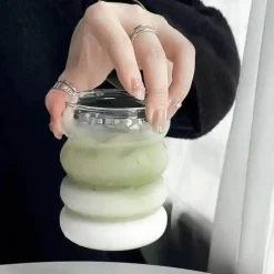 Plates u0026 More Küche & Esszimmer-Hitzebeständiges Wellenglas-Tassenset – perfekt für Tee, Kaffee, Saft und Milch