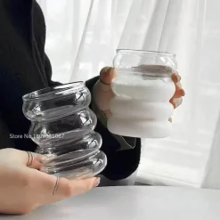 Plates u0026 More Küche & Esszimmer-Hitzebeständiges Wellenglas-Tassenset – perfekt für Tee, Kaffee, Saft und Milch