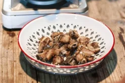 The Culinary Kit Küche & Esszimmer-Intelligentes Abtropftablett für Obst und Gemüse – Effizientes Küchenwerkzeug für frische Produkte