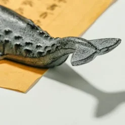 Accent u0026 Adorn Wohndeko-Iron Whale Nautisches Dekor - Küsten-Akzentstück