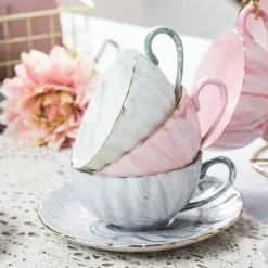 Plates u0026 More Küche & Esszimmer-Kaffeetasse und Untertasse aus Porzellan mit Marmorstruktur – elegantes Nachmittagstee-Set