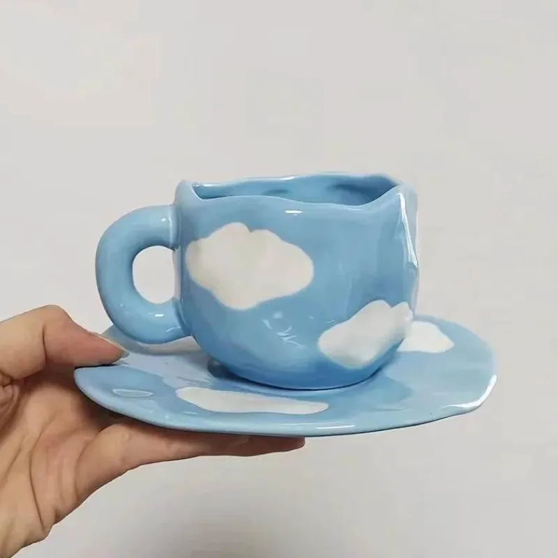 Plates u0026 More Küche & Esszimmer-Kaffeetassen-Set aus Keramik – mikrowellengeeignet, Blumenmuster, mit Untertasse