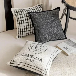 Pillow Haven Bettzeug-Kamelien-Jacquard-Kissenbezug – Luxuriöses nordisches Dekokissen für das Wohnzimmer