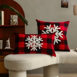 The Cushion Corner Bettzeug-Karierte Weihnachtskissenbezüge - Rote und schwarze bestickte Kissenbezüge
