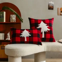 The Cushion Corner Bettzeug-Karierte Weihnachtskissenbezüge - Rote und schwarze bestickte Kissenbezüge