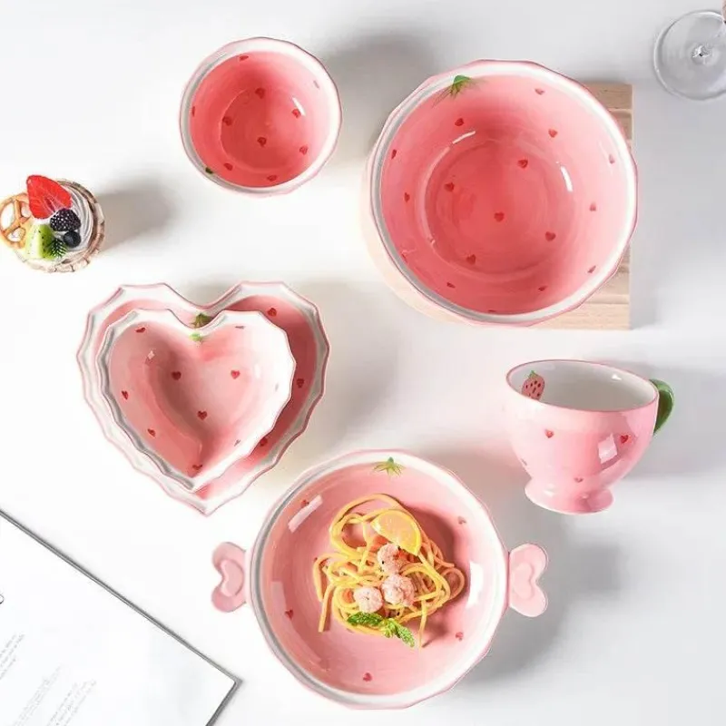 Elegance at the Table Küche & Esszimmer-Keramikgeschirr-Set – handbemalter rosa Erdbeer-Liebesschüssel-Teller