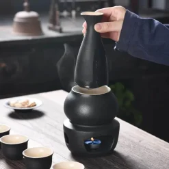 Elegance at the Table Küche & Esszimmer-Keramik-Sake-Set mit Wärmer, 4 passenden Tassen – elegantes japanisches Trinkgeschirr