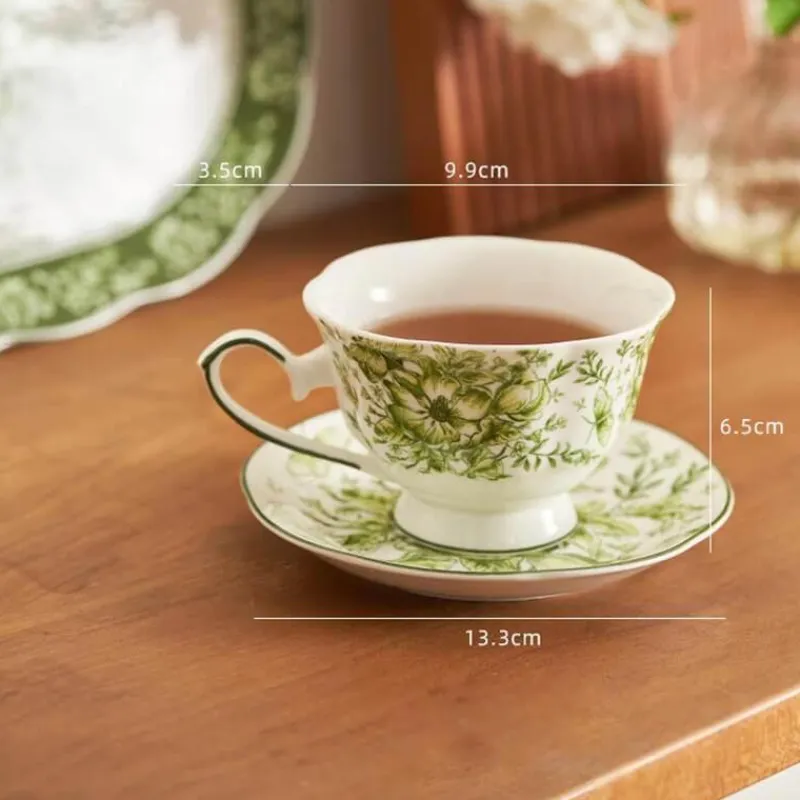 Elegance at the Table Küche & Esszimmer-Keramikteller mit Blumenmuster – Dekoratives Geschirr