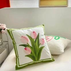The Cushion Corner Bettzeug-Kissenbezüge mit Blumenstickerei - Weiche rosa Blumen-Überwürfe