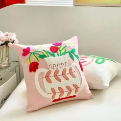 The Cushion Corner Bettzeug-Kissenbezüge mit Blumenstickerei - Weiche rosa Blumen-Überwürfe