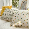 Cozy Cushions Bettzeug-Kissenbezug mit Blumenstickerei – pastoraler Wohndekor-Akzent