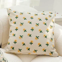 Cozy Cushions Bettzeug-Kissenbezug mit Blumenstickerei – pastoraler Wohndekor-Akzent