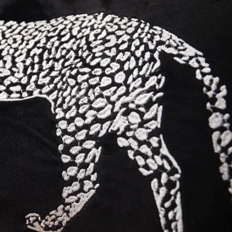 Pillow Haven Bettzeug-Kissenbezug mit goldener Leopardenstickerei – Luxuriöses Wohnzimmerdekor