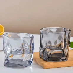 Plates u0026 More Küche & Esszimmer-Klare Kaffeetasse aus Iceberg-Glas – 250 ml, unregelmäßig geformte Tasse