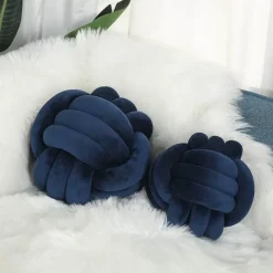 Pillow Haven Bettzeug-Knotenball-Plüschkissen - Gemütliches Dekokissen