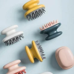 The Blissful Bath Badezimmer-Kopfhautmassagebürste – Entspannendes Kopfmassagegerät zum Stressabbau