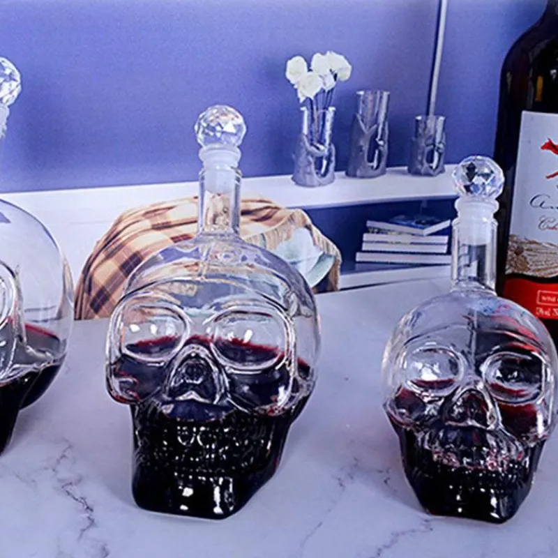 The Decor Haven Küche & Esszimmer-Kristallschädel-Dekanter – Einzigartige Spirituosenflasche aus Glas