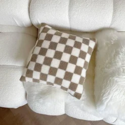 Cozy Cushions Bettzeug-Kuscheliges Lamm-Fleece-Schachbrettkissen – Dekokissen