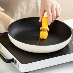 The Culinary Kit Küche & Esszimmer-Ölspenderpinsel – 2-in-1 Koch- und Backwerkzeug