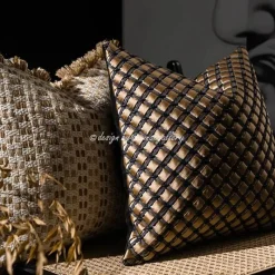 Pillow Haven Bettzeug-Luxuriöse handgewebte Kissenbezüge und Pouf-Bezüge in Bronzing-Optik