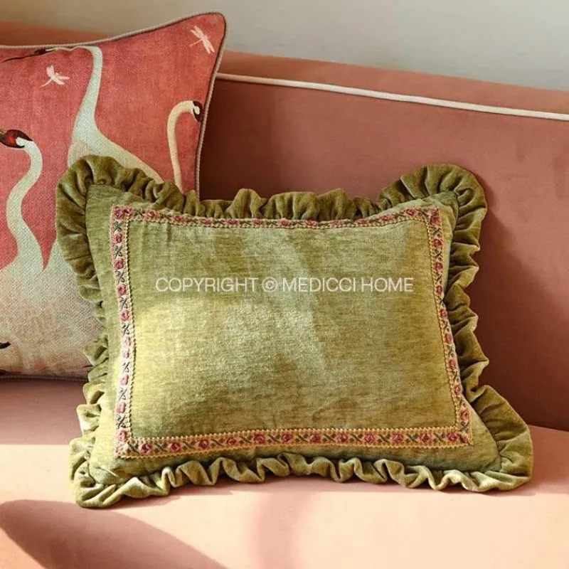 Pillow Haven Bettzeug-Luxuriöser Chenille-Kissenbezug mit Rüschen in Grün – Dekoratives 35x45-Kissen für stilvolle Wohndekoration