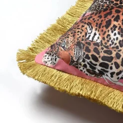 Pillow Haven Bettzeug-Luxuriöser Kissenbezug aus Samt – Rosa Leopard, doppelseitig mit Quasten