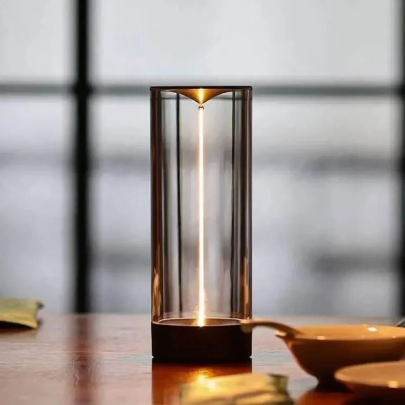 Illuminate Home Beleuchtung-Magnetic Line Tischlampe - Modernes minimalistisches LED-Schreibtischlicht