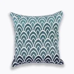 Pillow Haven Bettzeug-Marineblauer weißer Vierpass-Kissenbezug – 45 x 45 cm, bestickter Kissenbezug