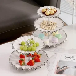 Elegance at the Table Küche & Esszimmer-Mehrschichtiger Tortenständer – Elegante Dessertpräsentation mit Wasserwellen