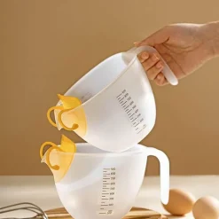 Decor Küche & Esszimmer-Messbecher mit Sieb – 2-in-1 Küchenwerkzeug