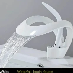 The Culinary Kit Küche & Esszimmer-Messing-Wasserfall-Wasserhahn - Moderne Badezimmer-Küchenarmatur