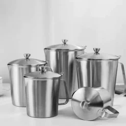 Tom Küche & Esszimmer-Milchaufschäumkrug aus Edelstahl mit Deckel - Messbecher