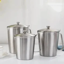 Tom Küche & Esszimmer-Milchaufschäumkrug aus Edelstahl mit Deckel - Messbecher