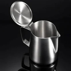 Tom Küche & Esszimmer-Milchaufschäumkrug mit Deckel – Barista-Werkzeug aus Edelstahl für Latte Cappuccino