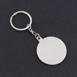 The Outdoor Vault Camping-Werkzeuge|Heimwerkzeuge-Mini-Kalender-Schlüsselanhänger aus Metall – Kreatives Zeitportal-Design