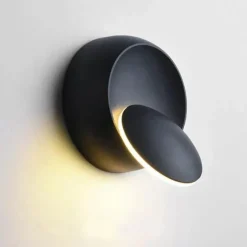 Timeless Touch Beleuchtung-Minimalistische Orb-Wandlampe – Moderne zeitgenössische Leuchte