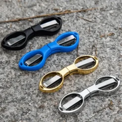 The Outdoor Vault Camping-Werkzeuge|Camping Im Freien-Mini-Schlüsselanhänger-Werkzeug aus rostfreiem Edelstahl – tragbares Scheren-Gadget