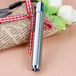 Cozy Living Camping-Werkzeuge|Camping Im Freien-Mini-Taschenlampe aus Edelstahl – tragbares LED-Licht