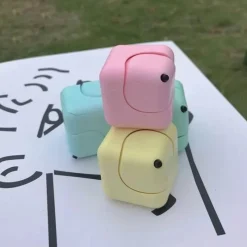 The Decor Haven Babyspielzeug-Mini-Zappelwürfel – Infinity-Stressabbau-Spielzeug