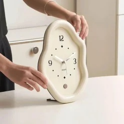 The Finishing Touch Wohndeko-Moderne Infinity Fluid Clock – Stilvolle Wanduhr