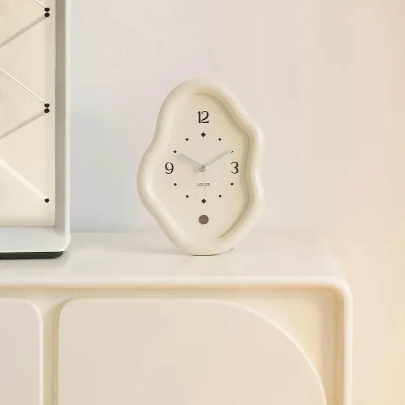 The Finishing Touch Wohndeko-Moderne Infinity Fluid Clock – Stilvolle Wanduhr