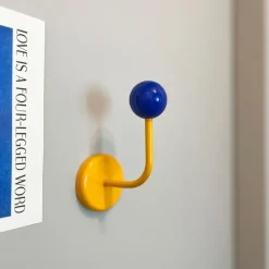 The Lounge Loft Wohndeko-Moderner Beistelltisch aus Holz – Stilvolle Akzentmöbel