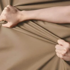 The Lounge Loft Möbel-Moderner gepolsterter Bettrahmen - Denise Bed