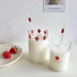 Plates u0026 More Küche & Esszimmer-Nana Erdbeer-Glasbecher – süßer, hitzebeständiger, transparenter Wasserbecher