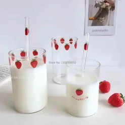 Plates u0026 More Küche & Esszimmer-Nana Erdbeer-Glasbecher – süßer, hitzebeständiger, transparenter Wasserbecher