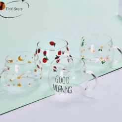 Plates u0026 More Küche & Esszimmer-Niedliche Glastasse mit Buchstaben – 380 ml Erdbeer-Tee-/Kaffeetasse