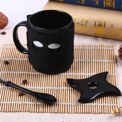 The Cozy Mug Küche & Esszimmer-Ninja-Keramiktasse – inklusive Maskenschwertlöffel