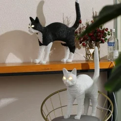 Comfort u0026 Style Beleuchtung-Nordic Cat Table Lamp - Decorative Resin Lighting Fixture