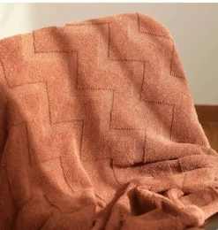 The Blanket Nook Bettzeug-Nordische Strickdecke – weiches geometrisches Design für Zuhause und unterwegs